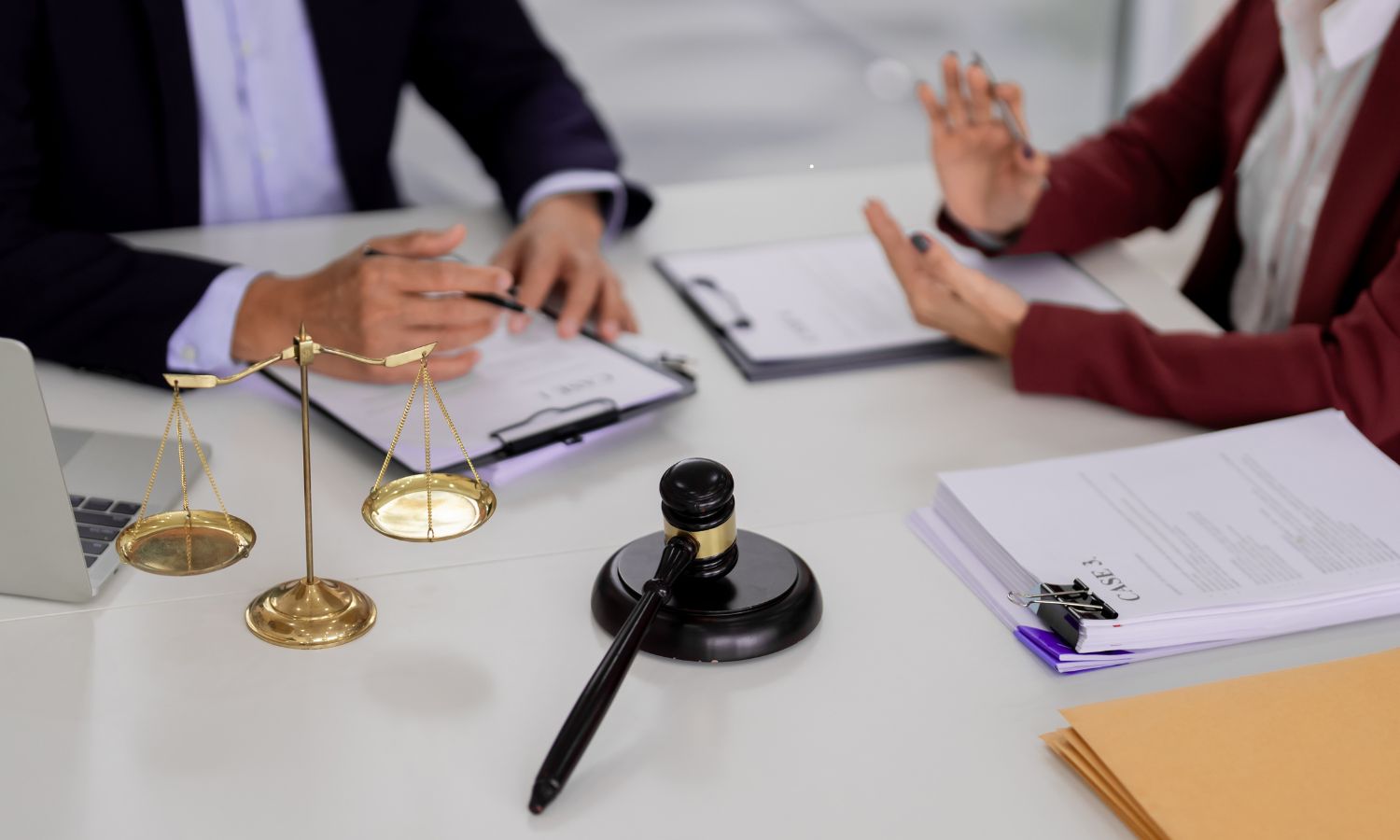 What Is a Litigation Lawyer Explained